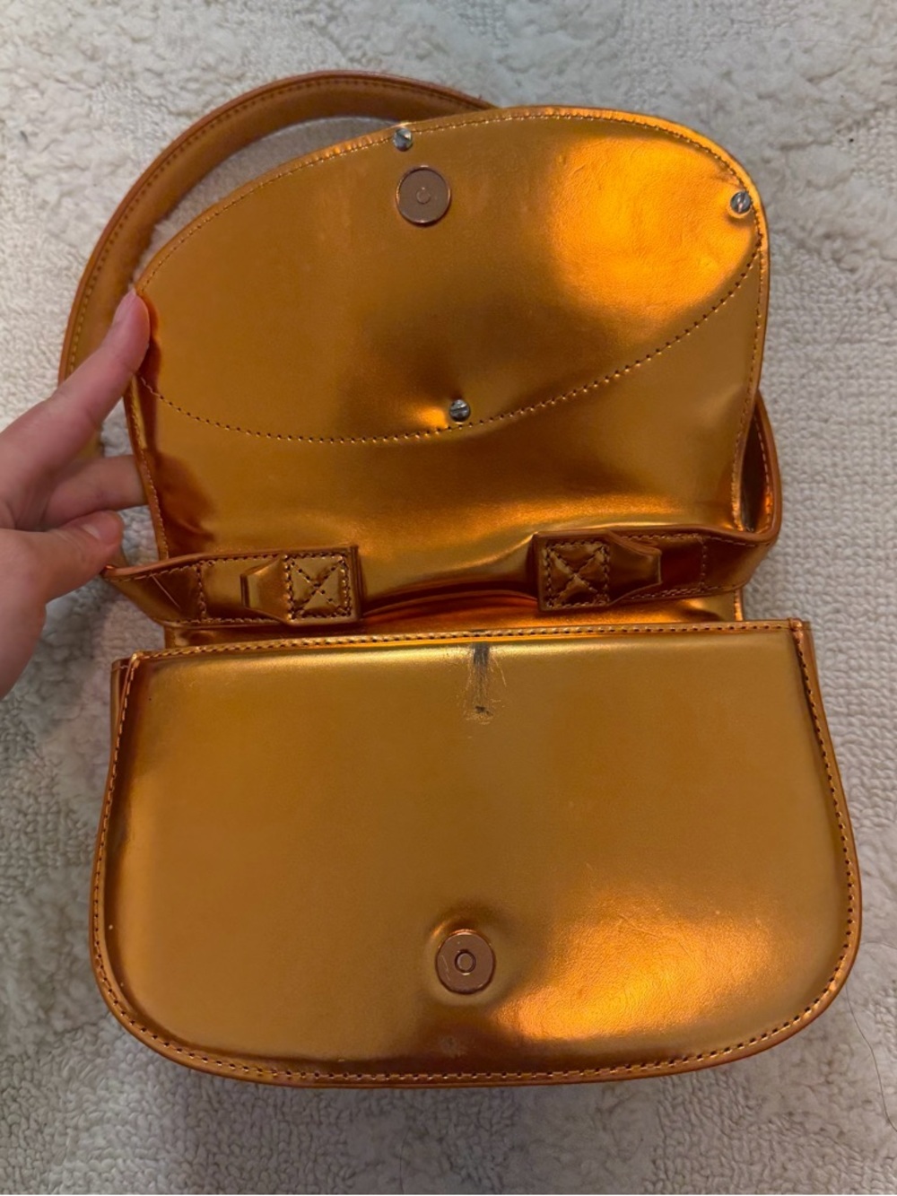 Diesel Metallic 1DR-Iconic Shoulder Bag in Copper Orange - Picture 6 of 9